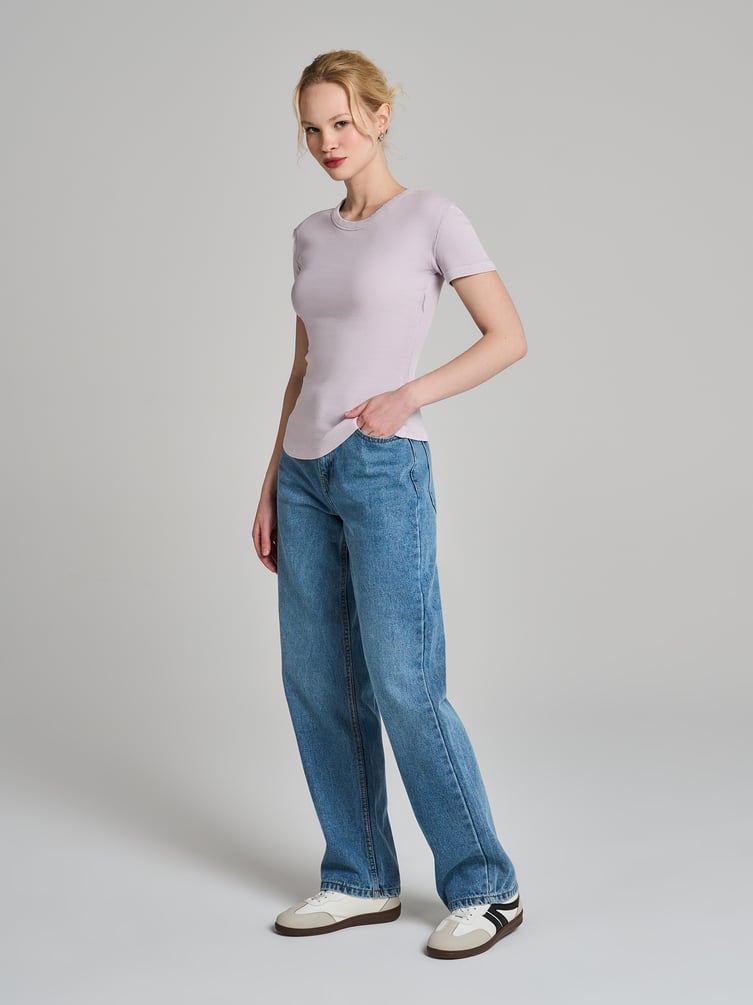 Футболка в рубчик с внешними швами