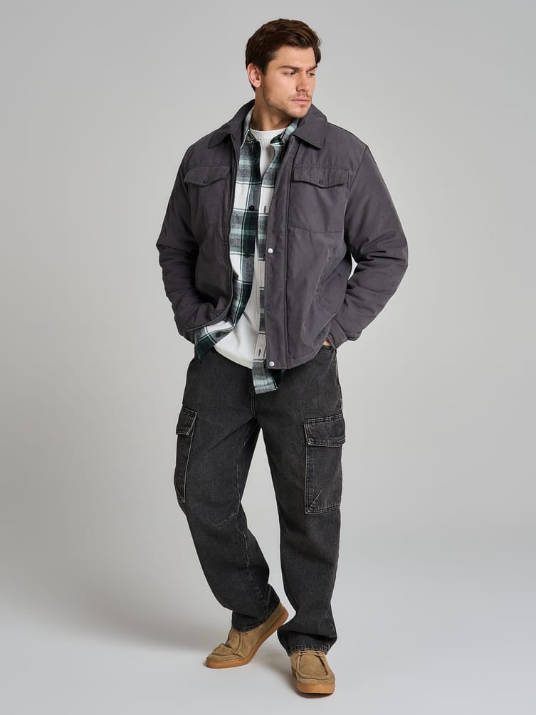 Зауженные джинсы карго с боковыми карманами