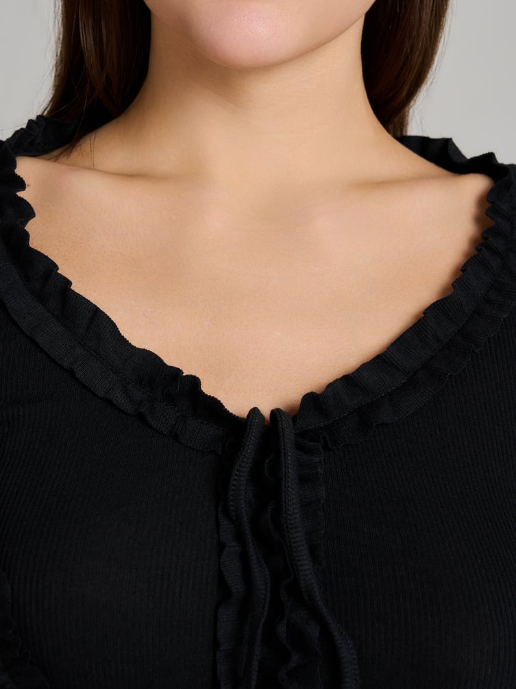 Блузка нарядная с рюшами