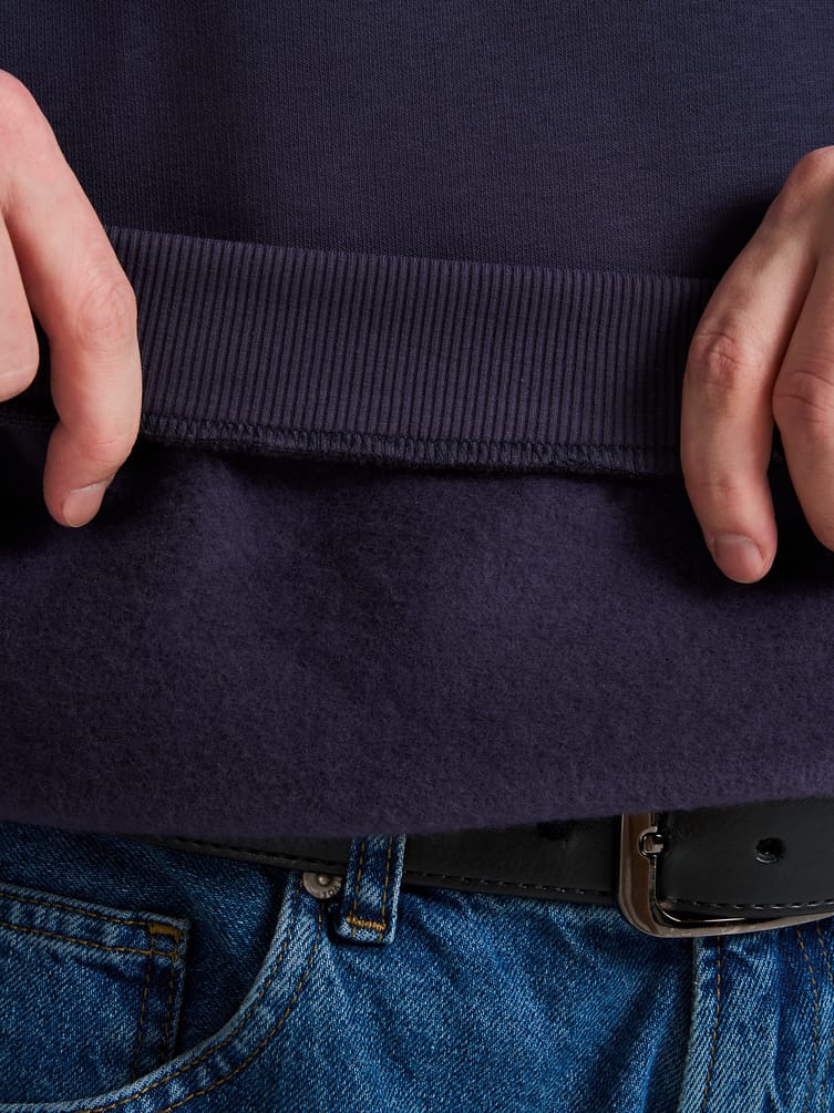 Тёплый свитшот оверсайз с надписью и начёсом