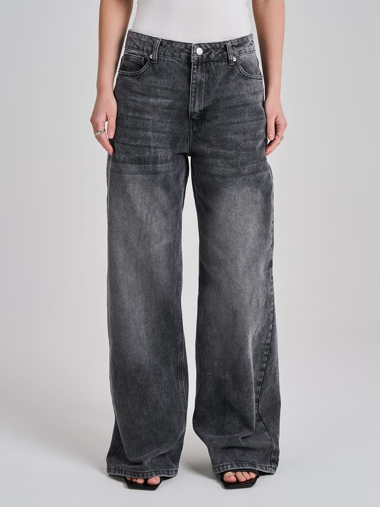 Джинсы широкие