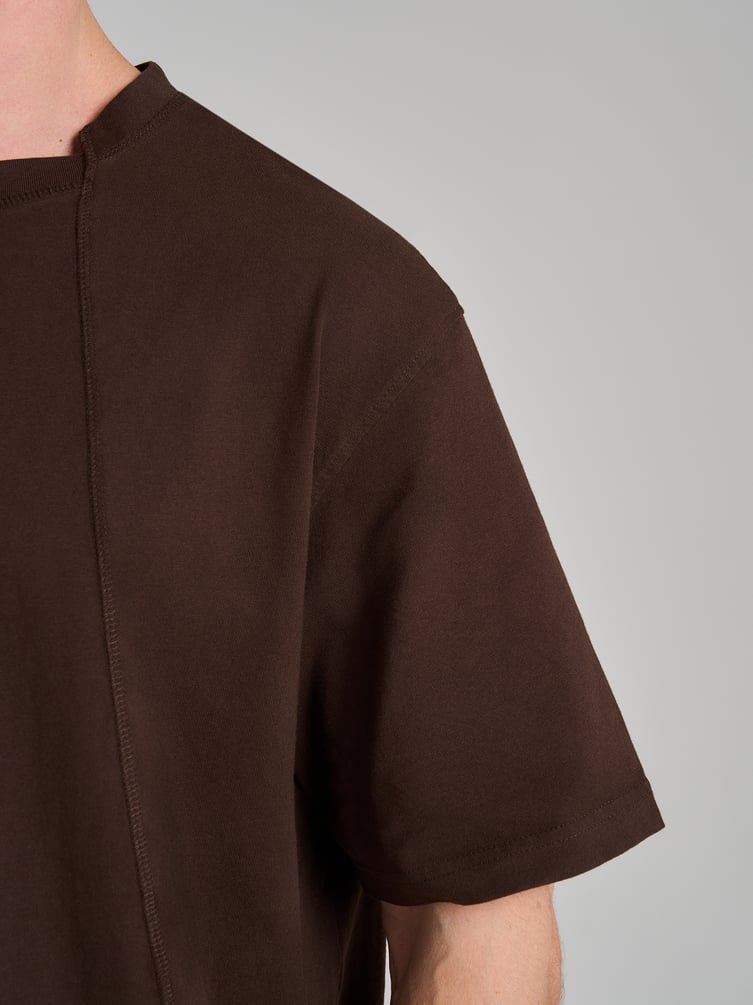 Футболка со стрелками и принтом