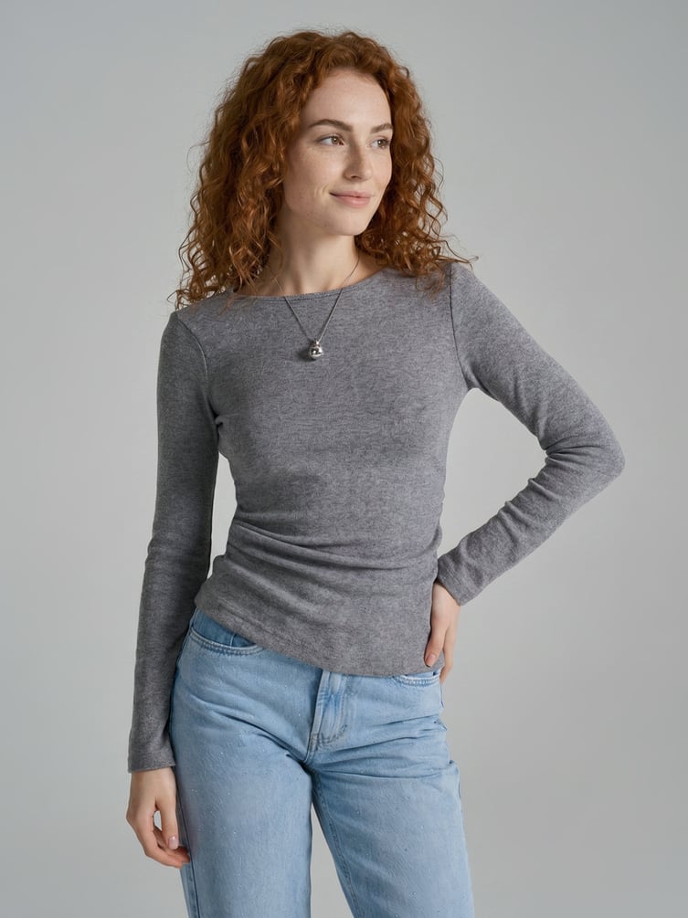 Лонгслив приталенный с драпировкой