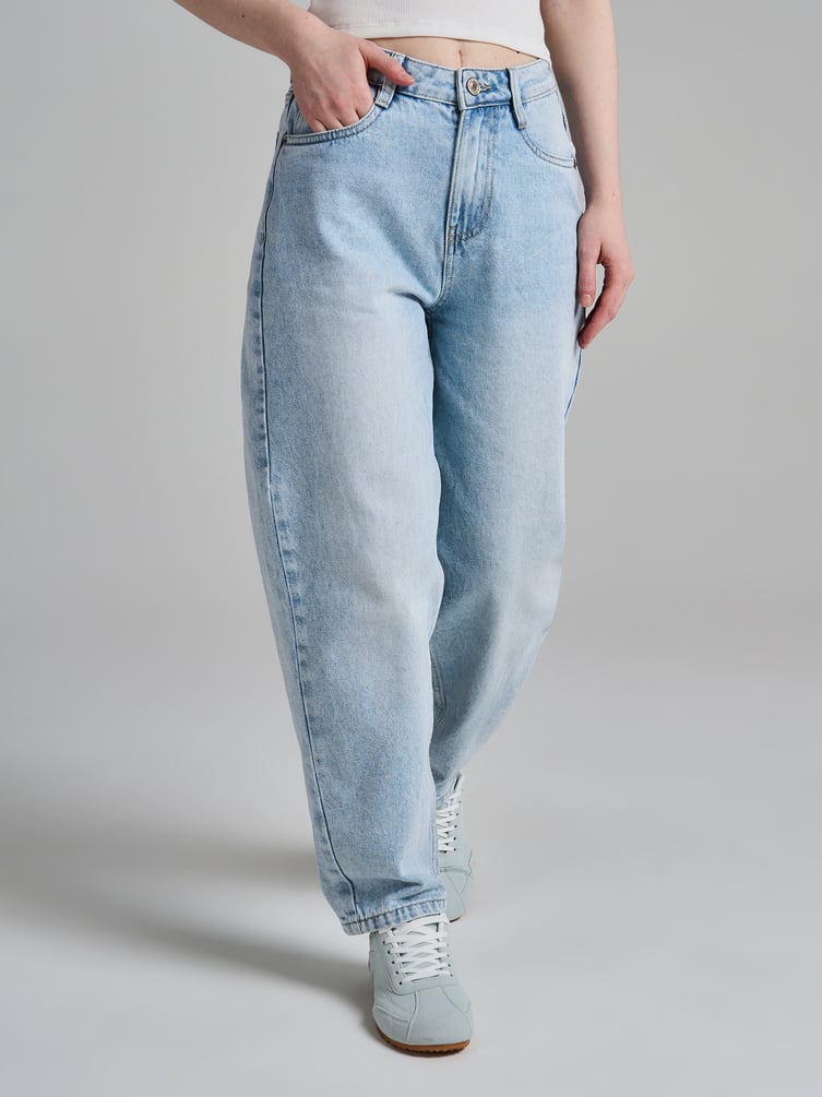 Джинсы Mom fit  с завышенной талией