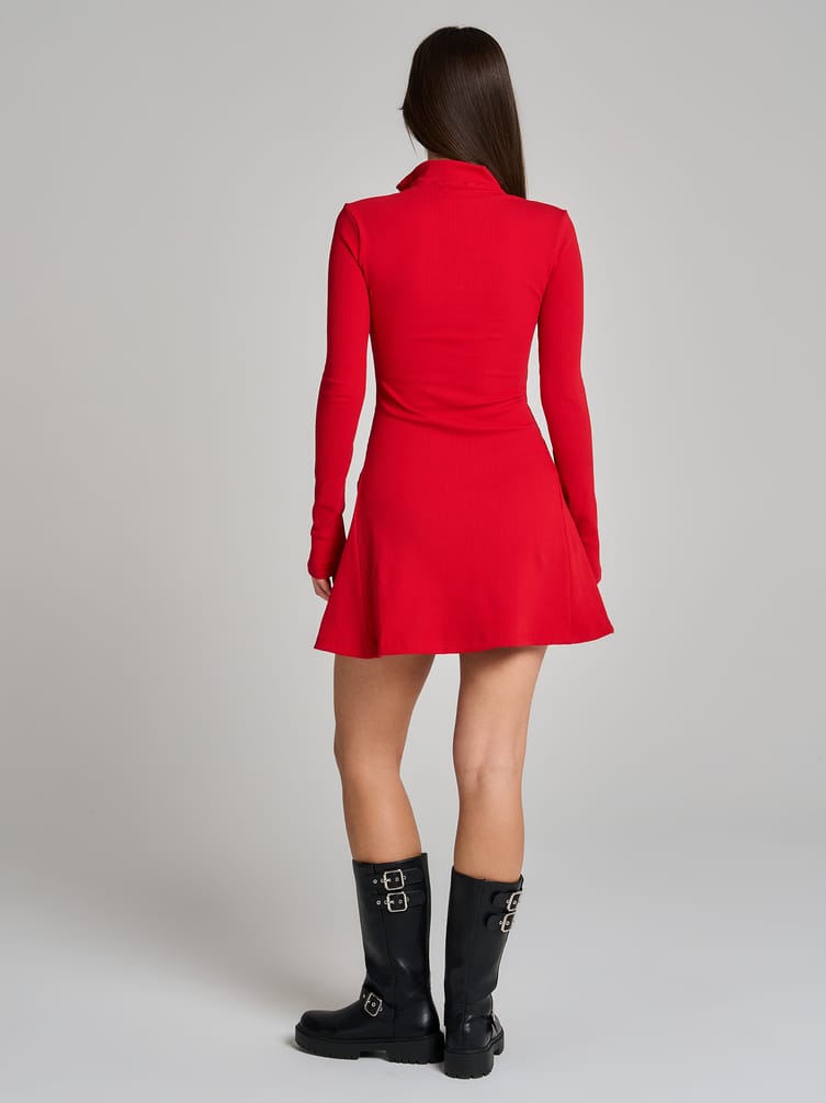 Платье в рубчик деловое