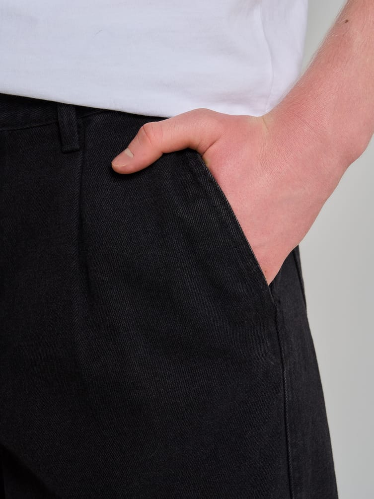 Зауженные джинсы бананы