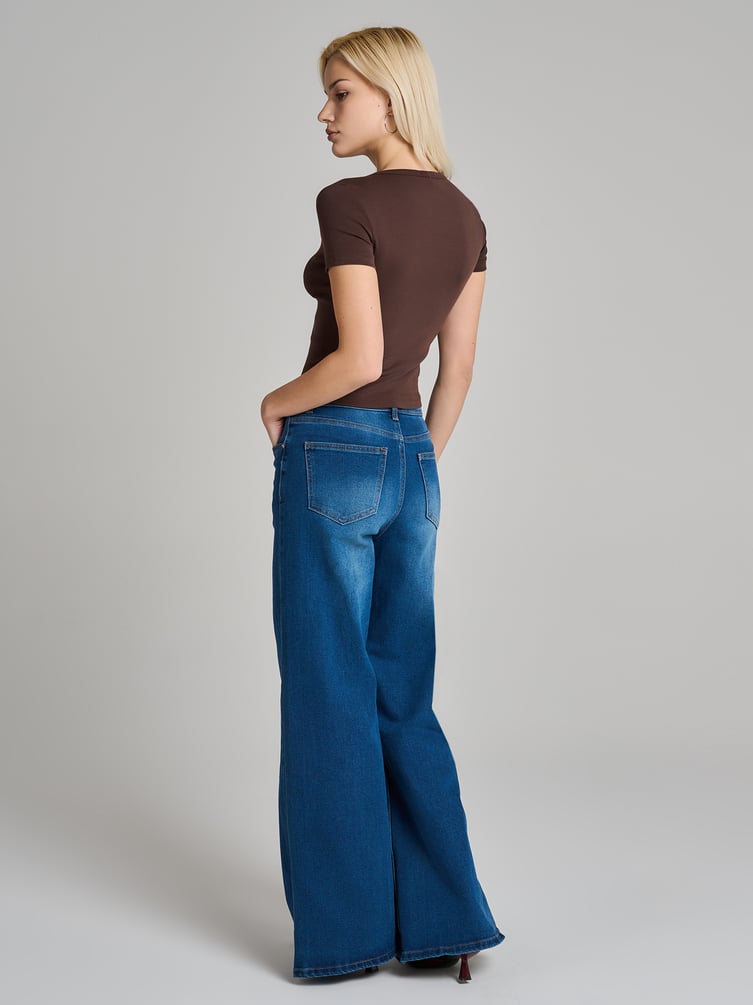 Футболка приталенная