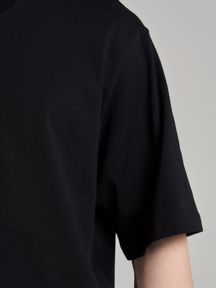 Футболка из хлопка с надписями на спине