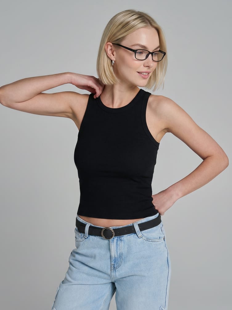 Майка на широких бретелях в рубчик