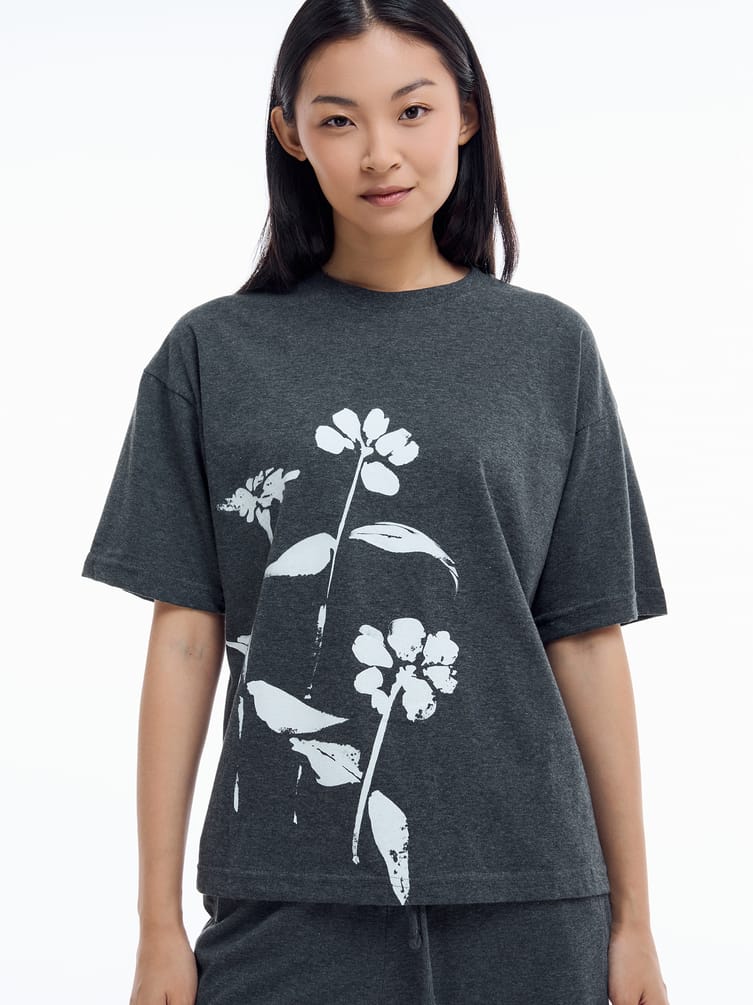 Пижама с футболкой и шортами