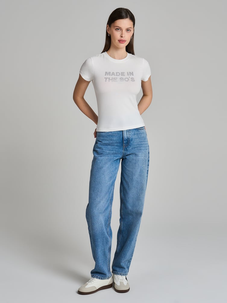 Футболка облегающая с надписью стразами