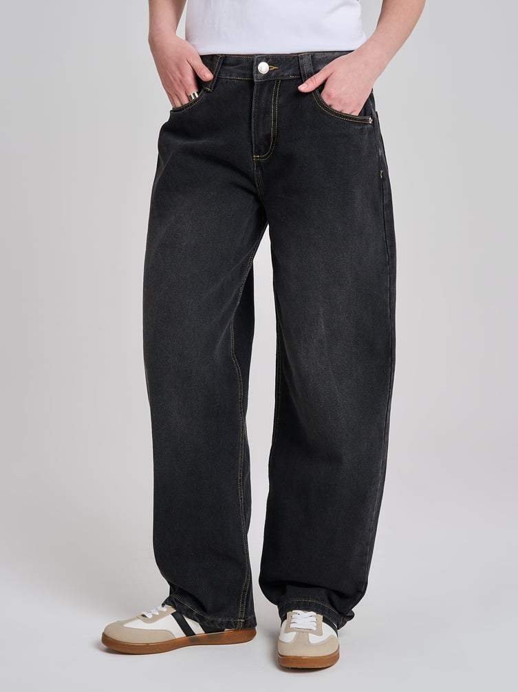 Джинсы баллоны со средней посадкой