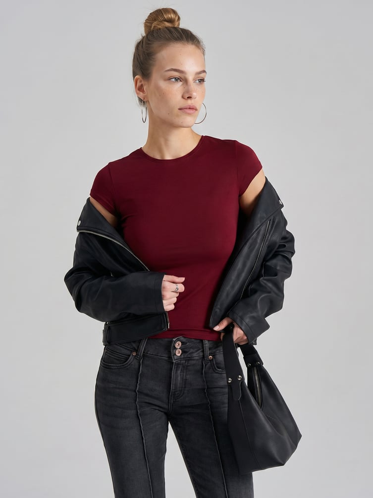 Облегающая футболка