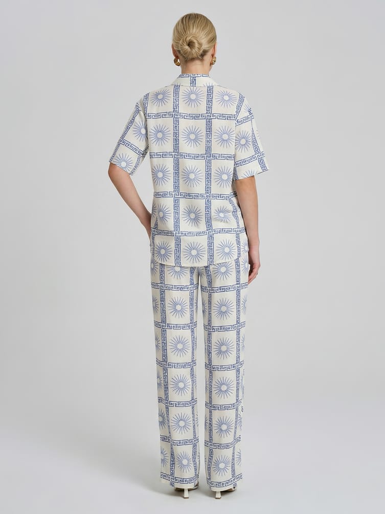 Костюм летний с рубашкой и брюками