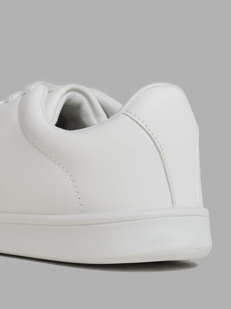 Кроссовки низкие спортивные