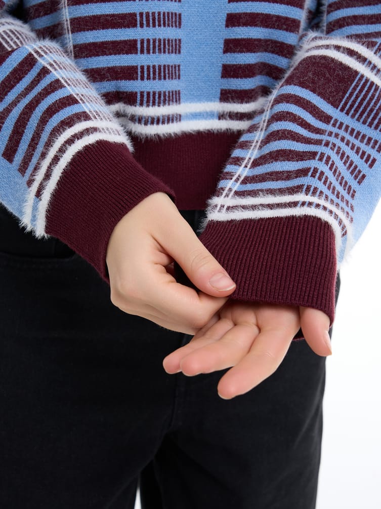 Джемпер трикотажный в клетку