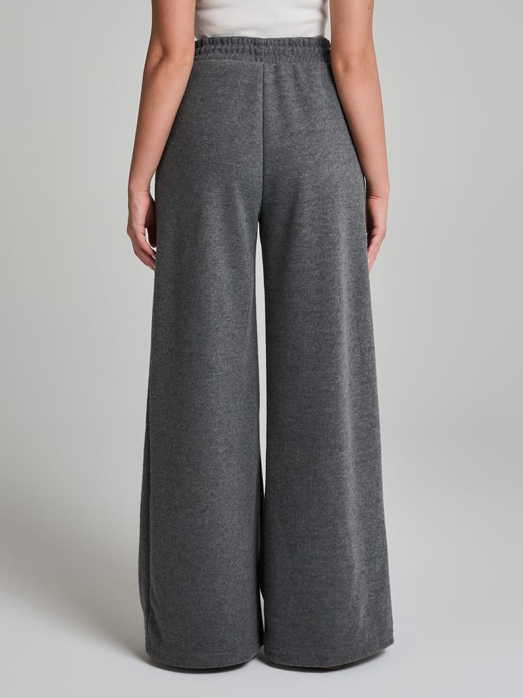 Брюки трикотажные широкие