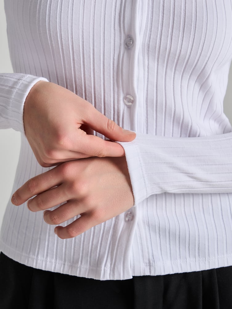 Кардиган в рубчик на пуговицах