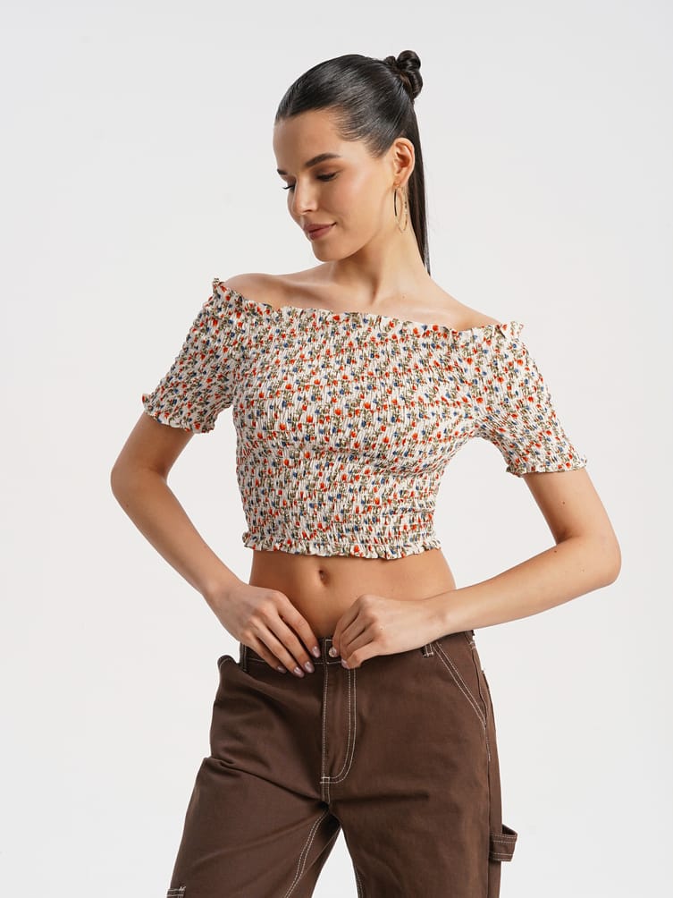 Блузка-топ с открытыми плечами