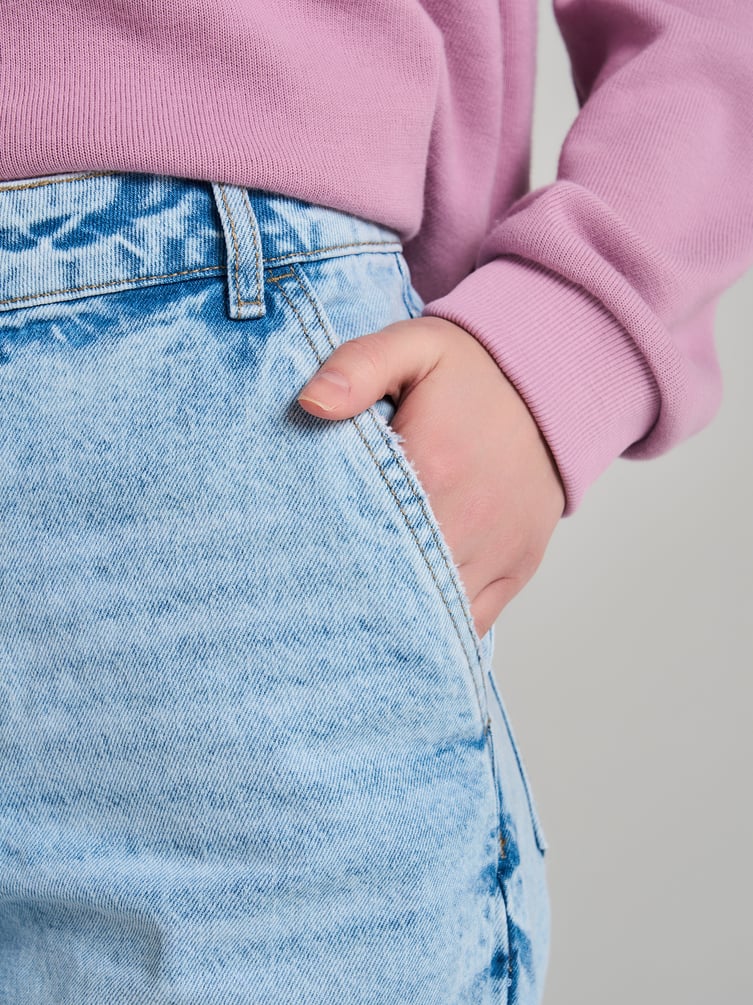 Джинсы багги с вареным эффектом