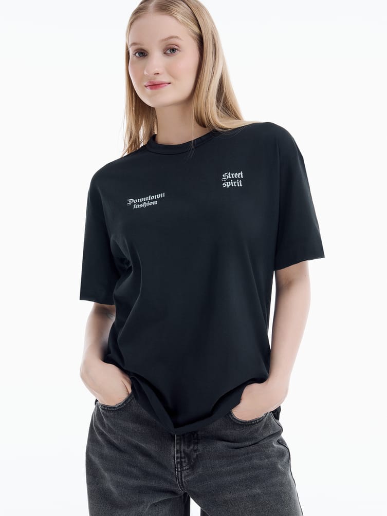 Футболка оверсайз с надписью rebellious