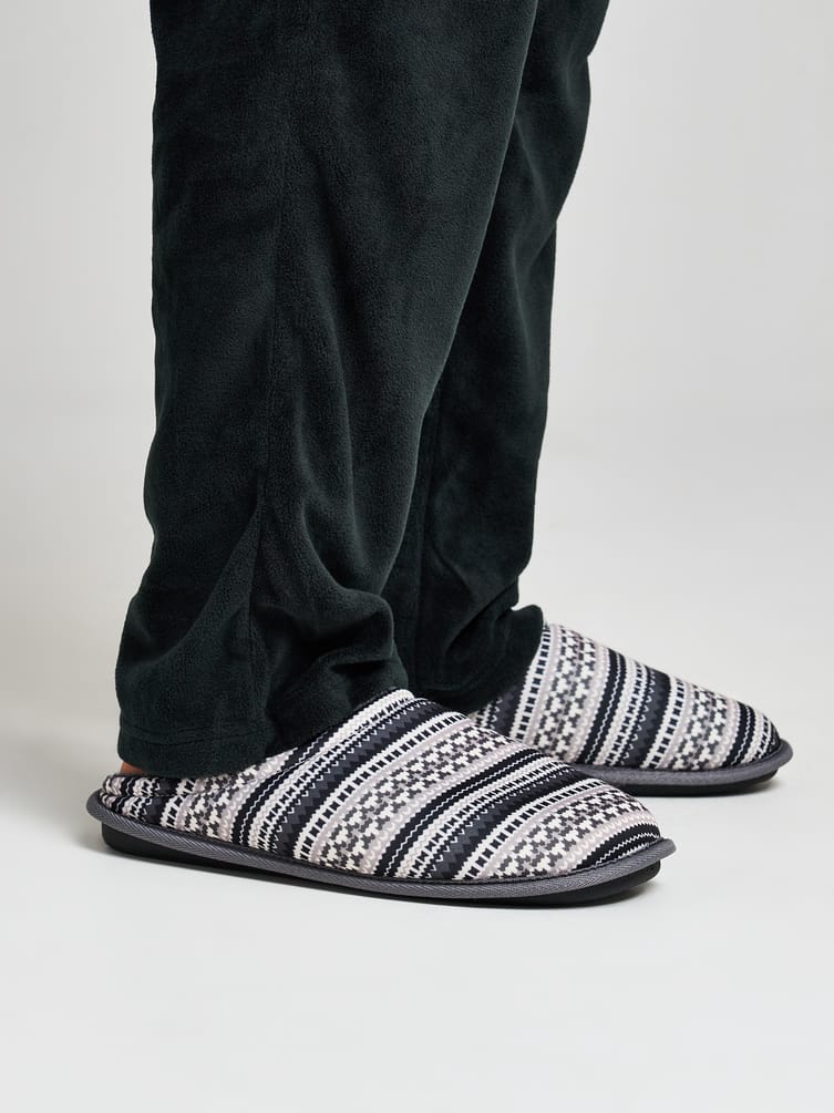 Тапочки домашние закрытые