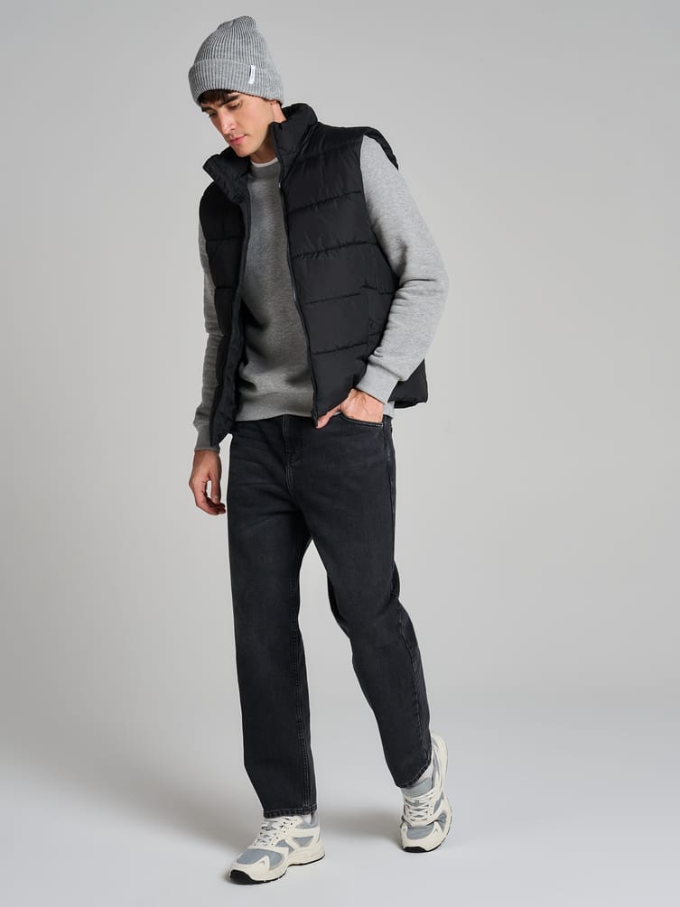 Повседневные зауженные джинсы