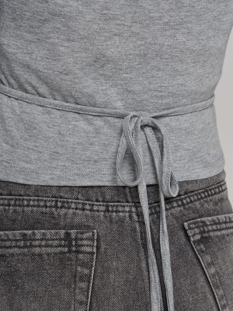 Лонгслив укороченный н азапах