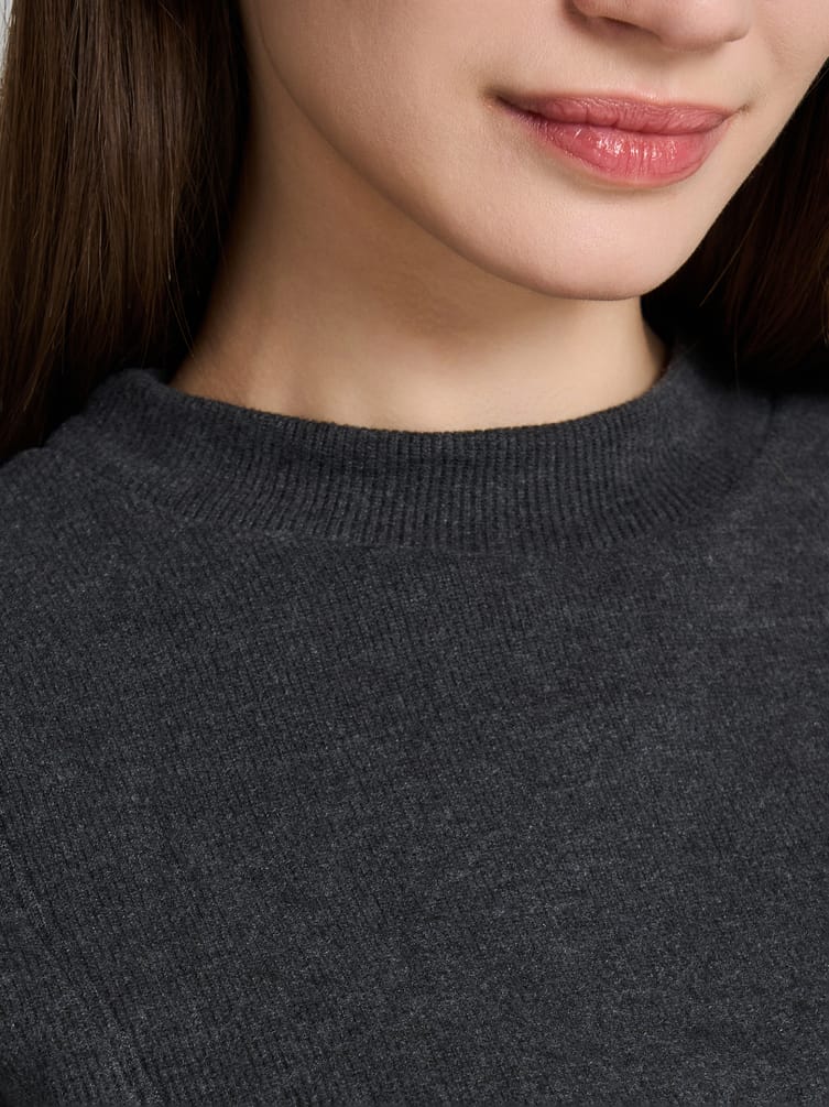 Укороченная футболка в рубчик