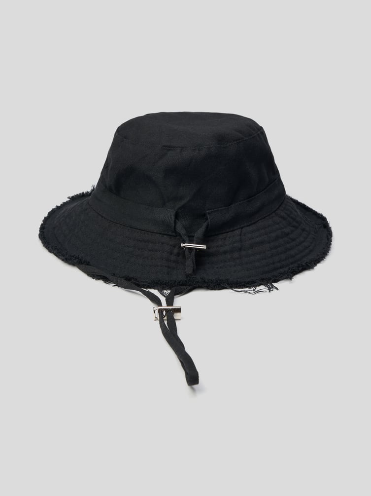 Панама с бахромой и завязками