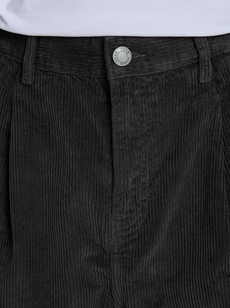 Брюки вельветовые зауженные