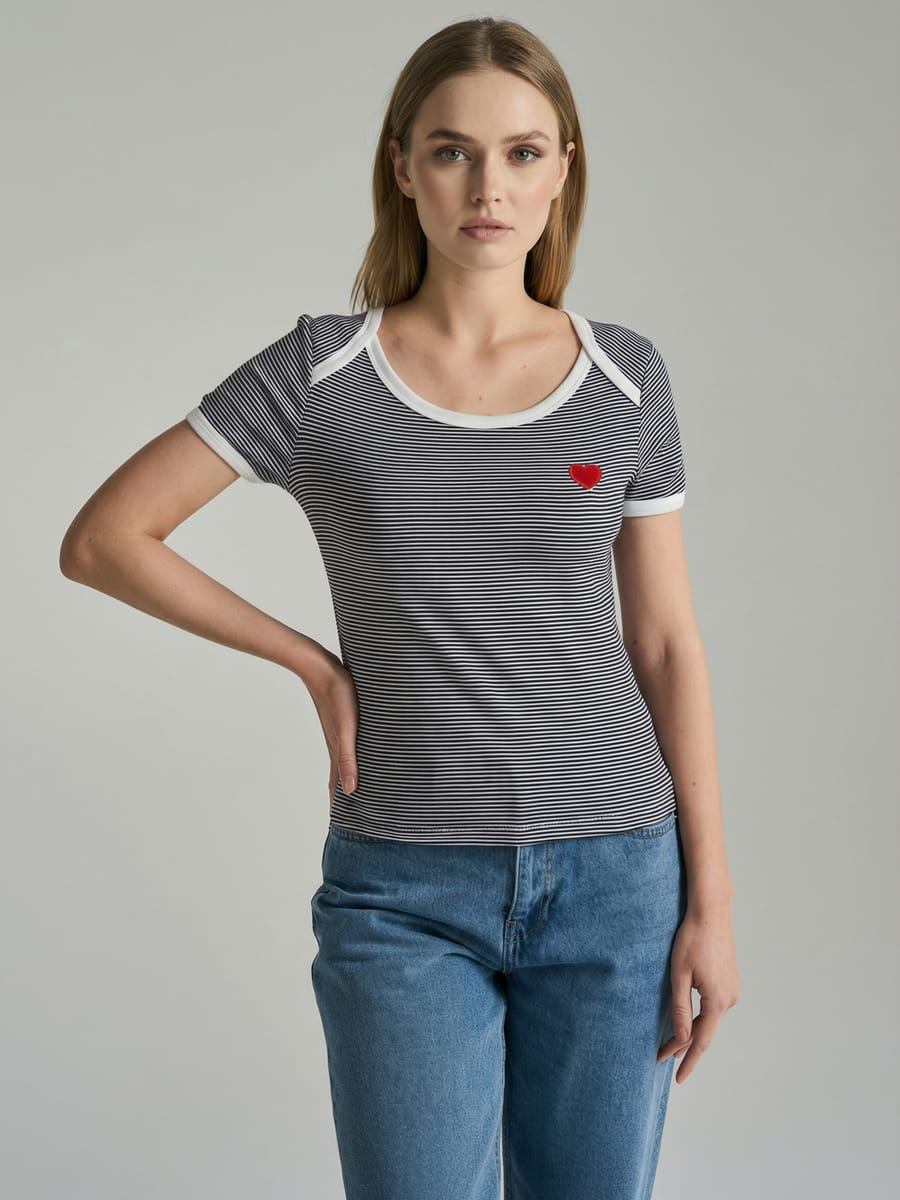 Полосатая футболка с вышитым сердцем
