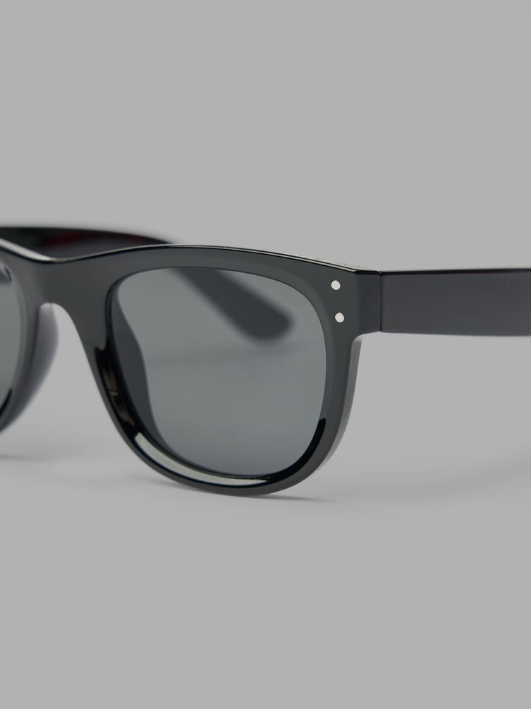 Очки солнцезащитные классические