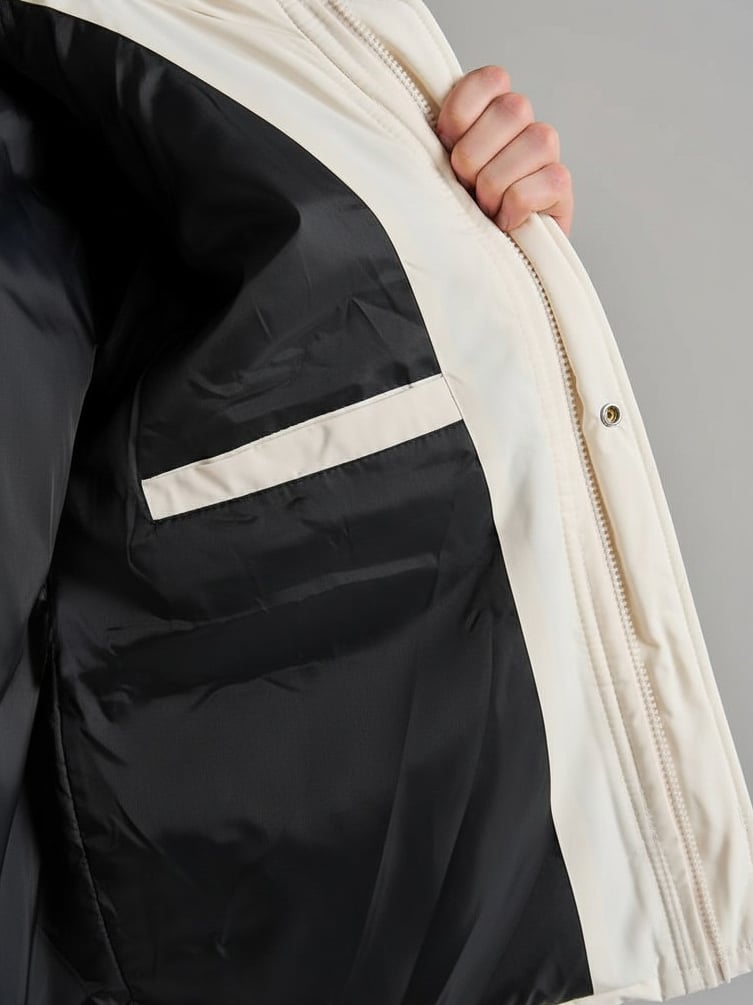 Куртка зимняя с капюшоном на синтепоне