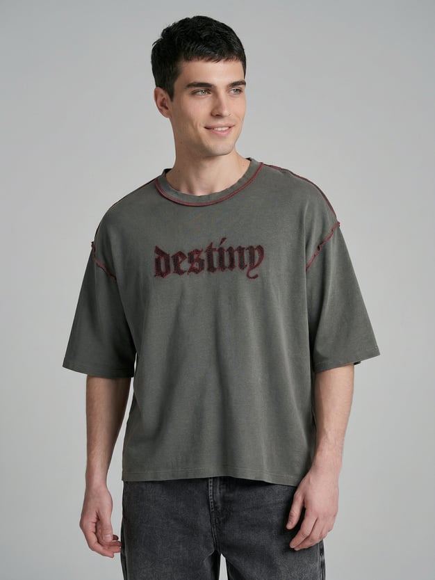 Футболка трикотажная с нашивкой надписью