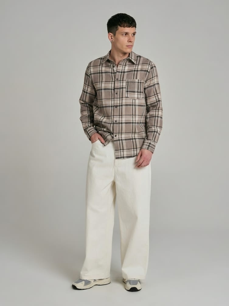 Широкие джинсы трубы с вареным эффектом