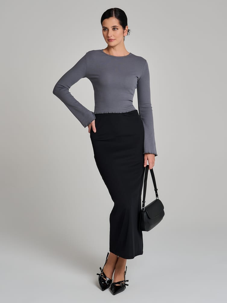 Лонгслив кроп с рукавами клеш