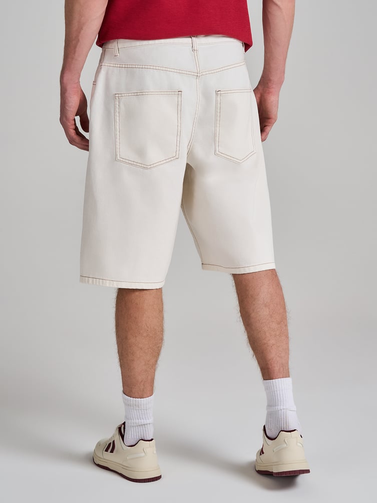 Удлиненные джинсовые шорты бермуды