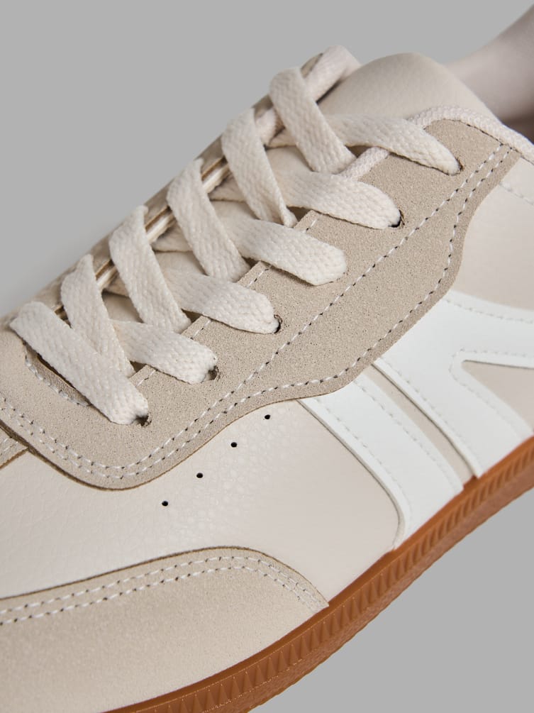 Низкие кроссовки