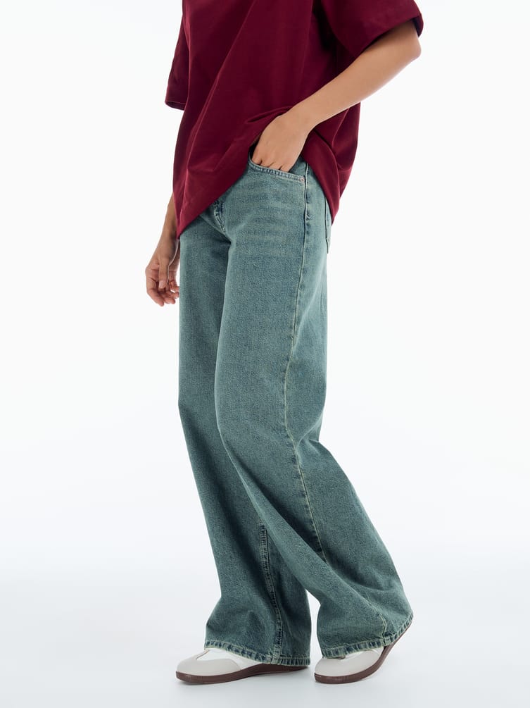 Джинсы багги с вареным эффектом