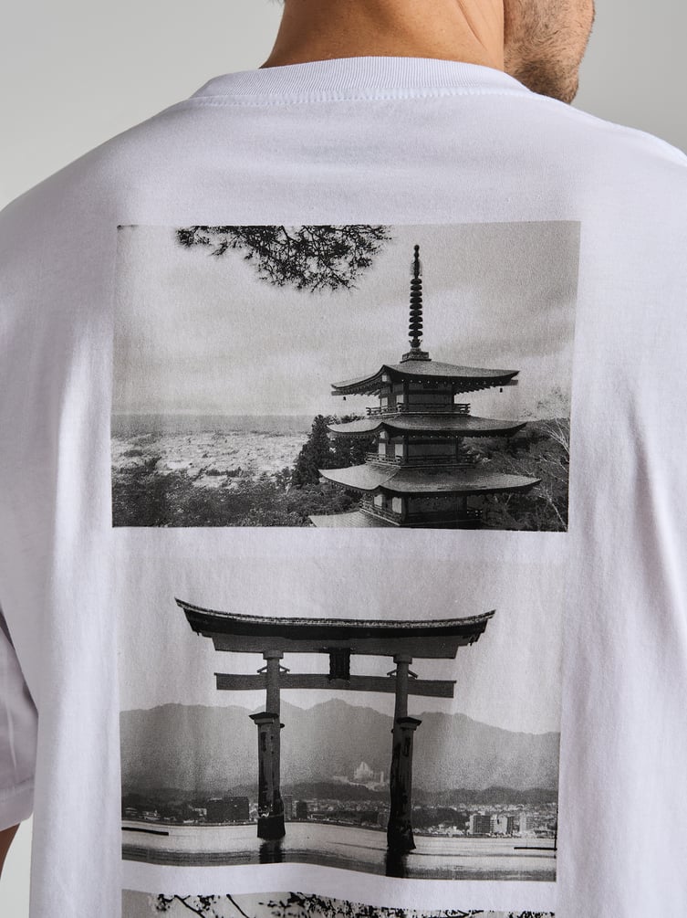 Футболка с японским принтом на спине