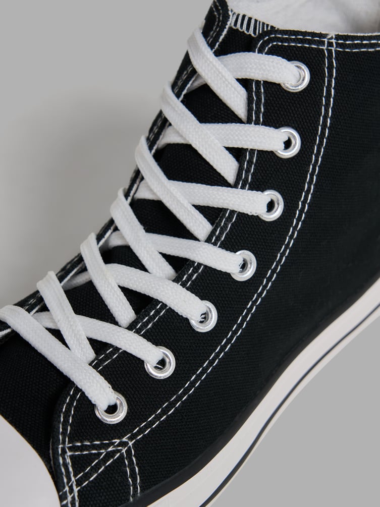 Высокие кеды на белой подошве