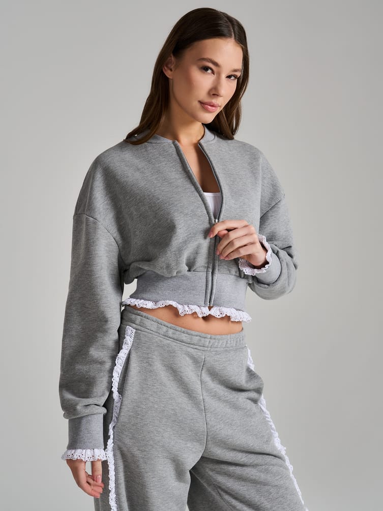 Укороченная толстовка с кружевом