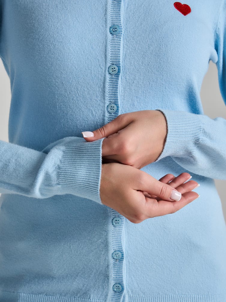 Кардиган на пуговицах с вышивкой