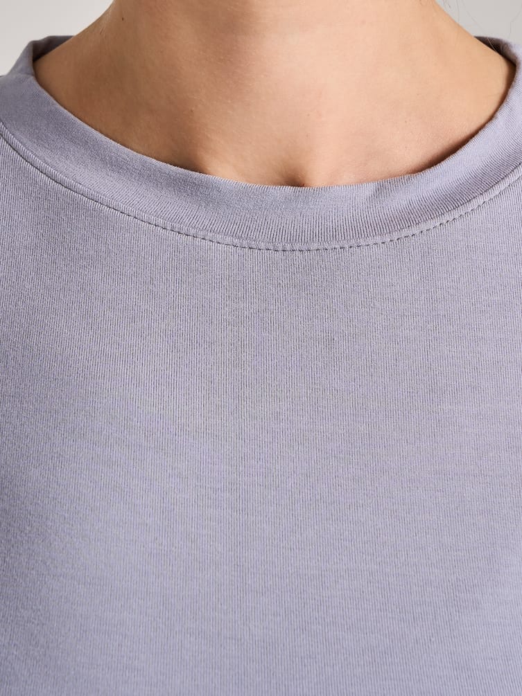 Футболка приталенная из вискозы