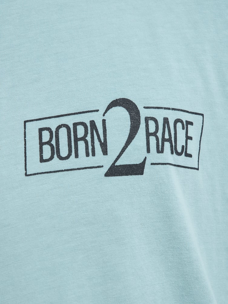 Футболка с принтом машины на спине