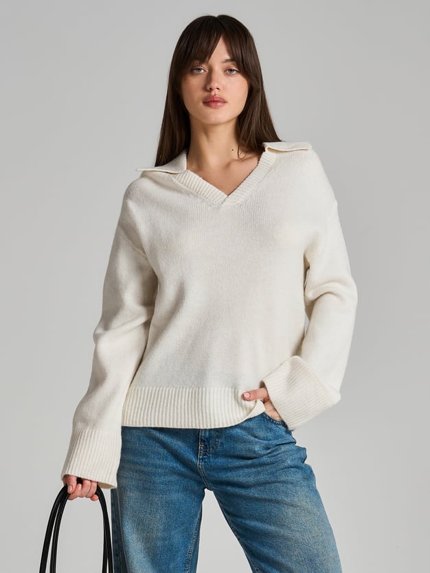 Вязаный пуловер с воротником