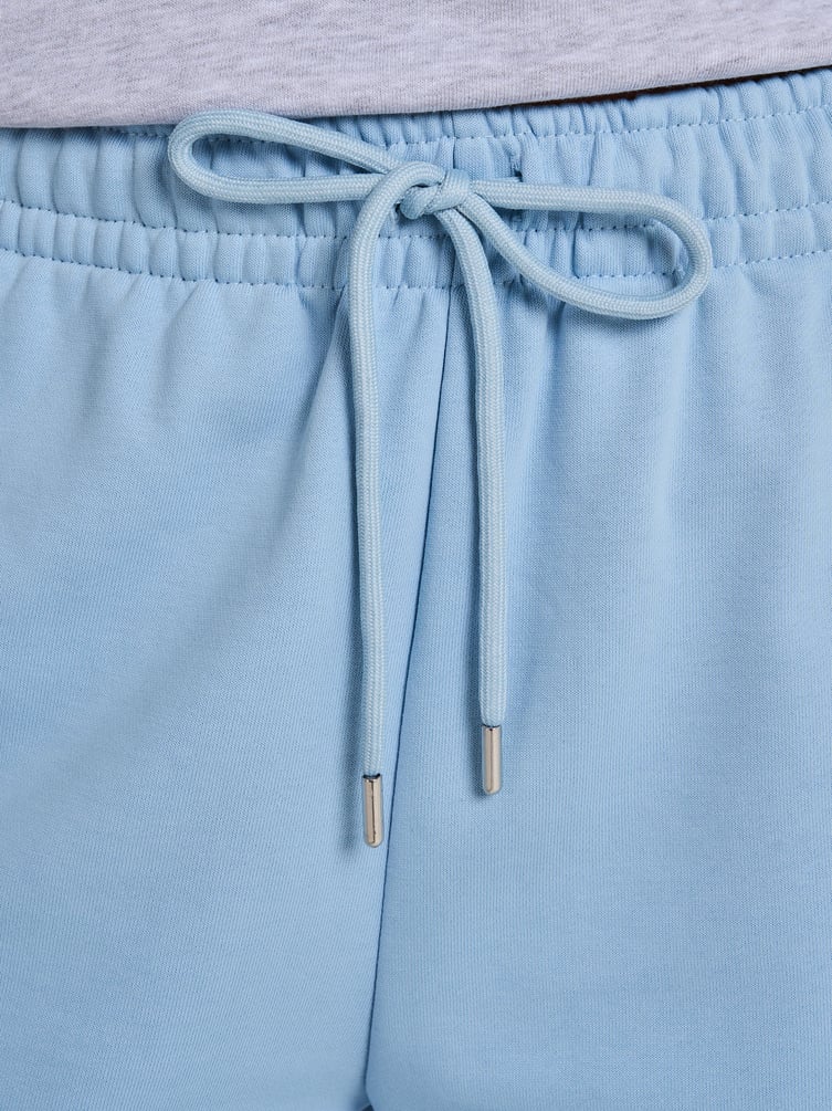 Брюки широкие со смещенным боковым швом