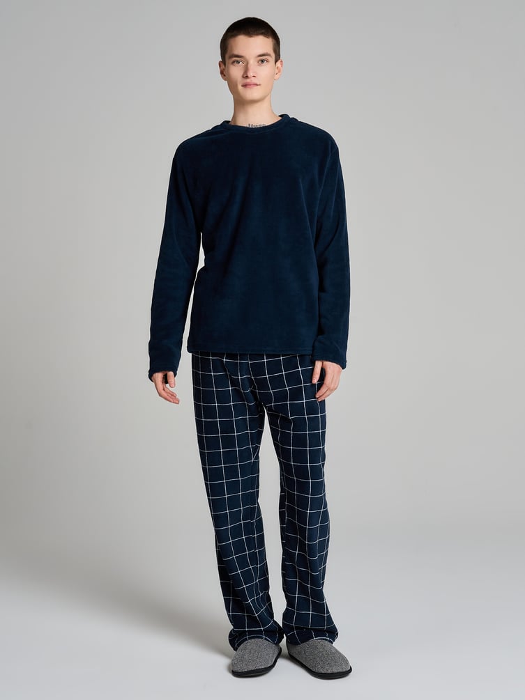 Пижама плюшевая с лонгсливом и брюками в клетку