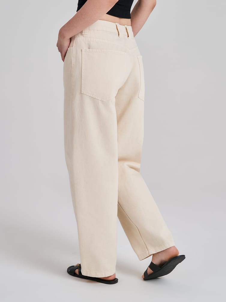 Джинсы баллоны со средней посадкой